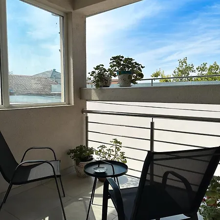 Apartmán Lovely Free Street Parking *