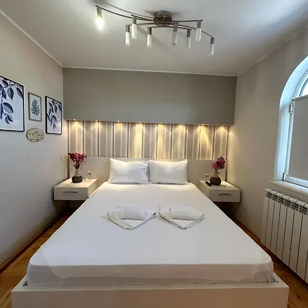 Lovely Free Street Parking Нови-Сад