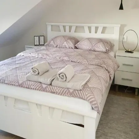 Lovely Free Street Parking *