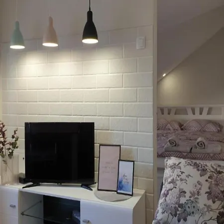 Lovely Free Street Parking Нови-Сад